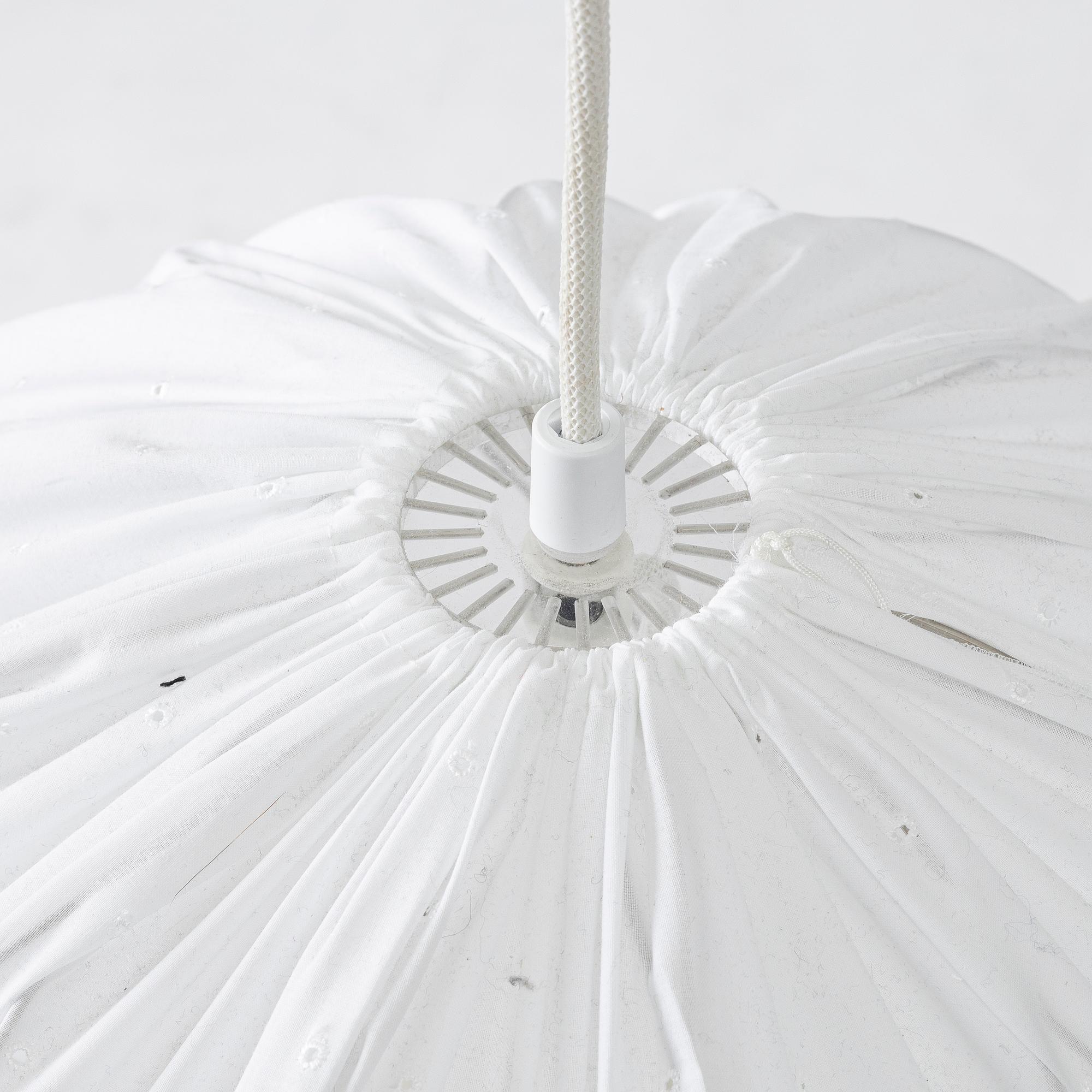 Tore Ahlsén, taklampa, "Pia-lampan", Gärsnäs.