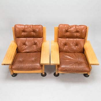 HANNU JYRÄS, a pair of 1970's armchairs for Uveka.