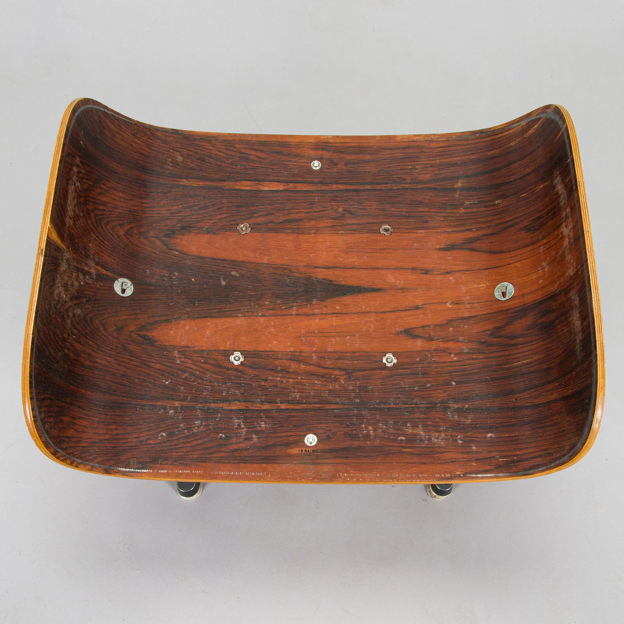 Charles & Ray Eames, 'Lounge chair' and ottoman, licensed by Mobilier International France, 1977.