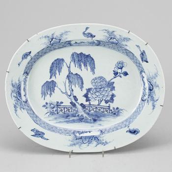 STEKFAT, porslin. Qing dynastin, Qianlong (1736-95).