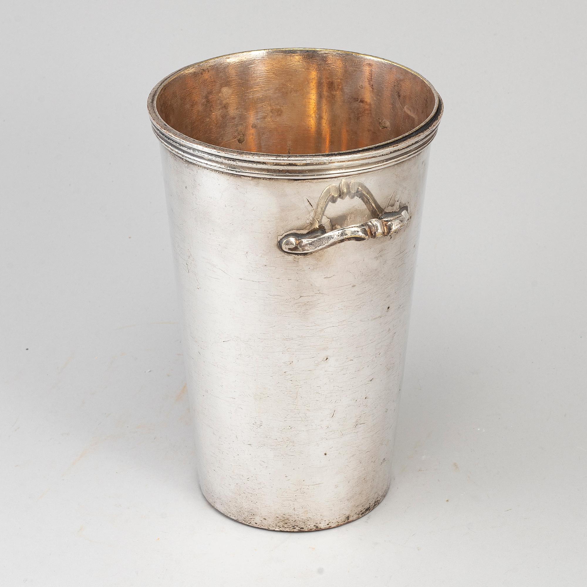 A 20th century French plate champagne cooler.