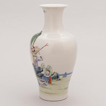 A mid 20th century Chinese vase.