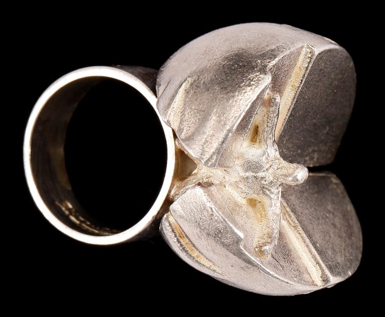 RING, sterlingsilver, Björn Weckström, Helsingfors 1971. Vikt ca 23 gram.