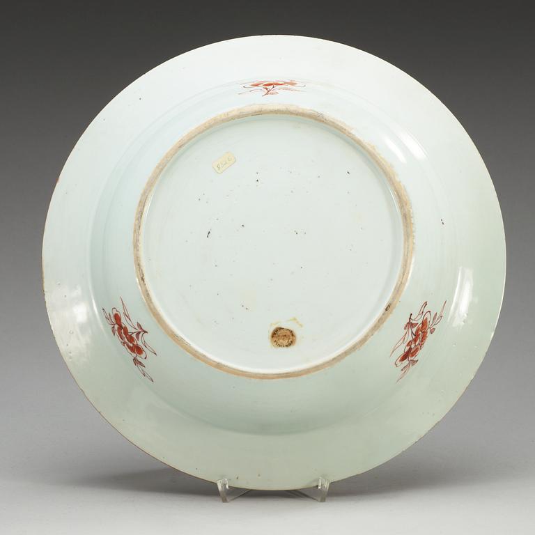 A famille rose basin, Qing dynasty, Yongzheng (1723-35).