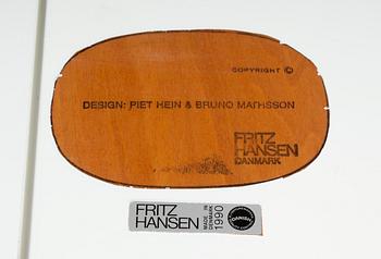 BORD, "Superellips" design Piet Hein & Bruno Mathsson, för Fritz Hansen, Danmark 1990.