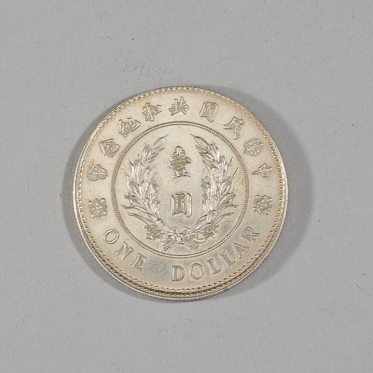 A box with five silver coins, Republic, early 20th Century.
