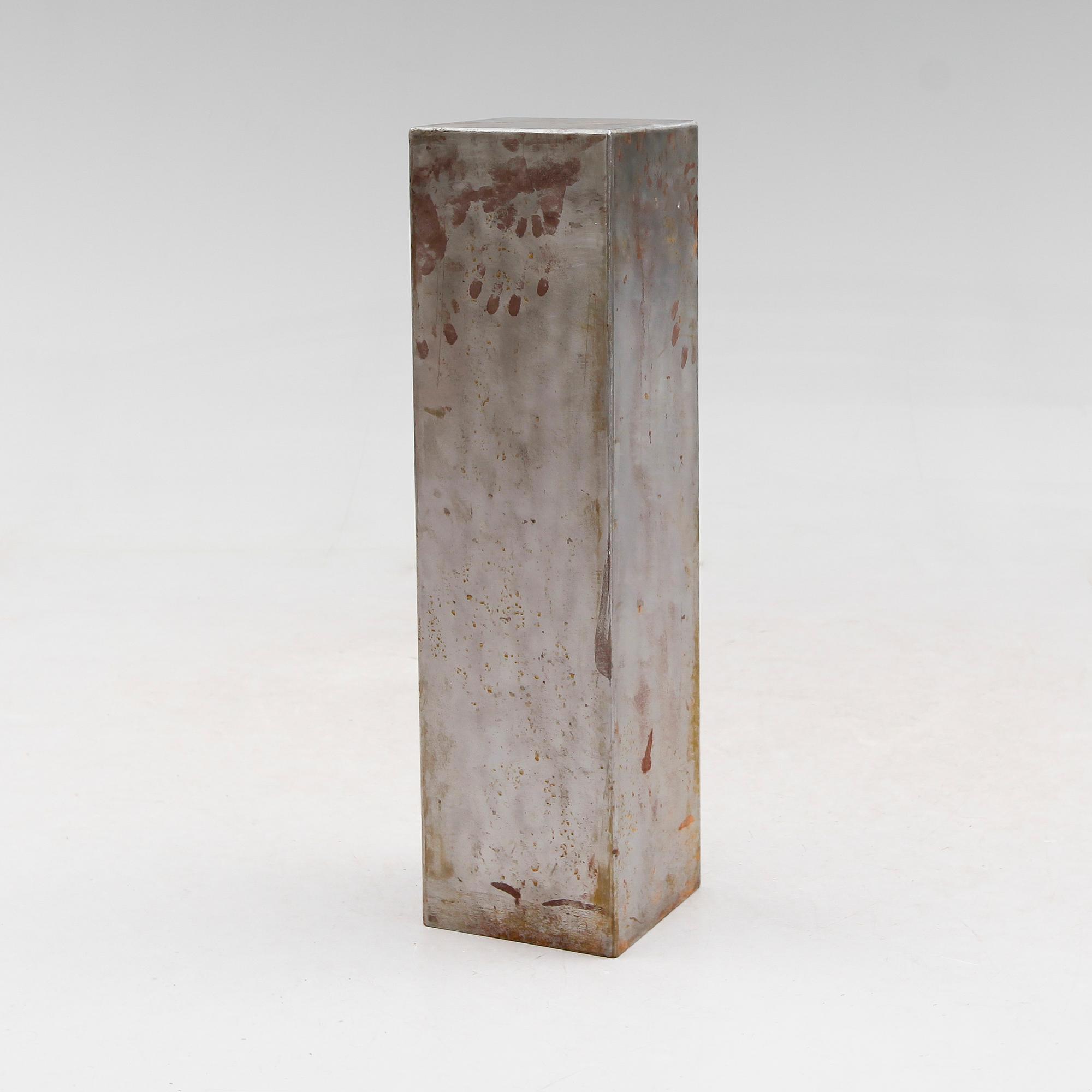 PIEDESTAL, borstat stål, sent 1900-tal.