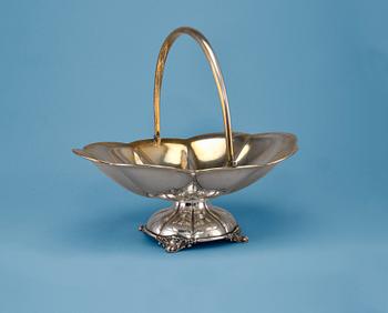 A BREAD BASKET, 13L silver. Roland Mellin, Helsinki 1880. Weight 730 g.