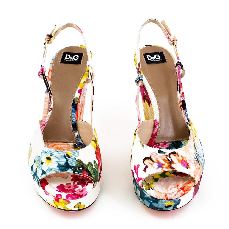 Slingback shoes by Dolce Gabbana, size 39 1/2.