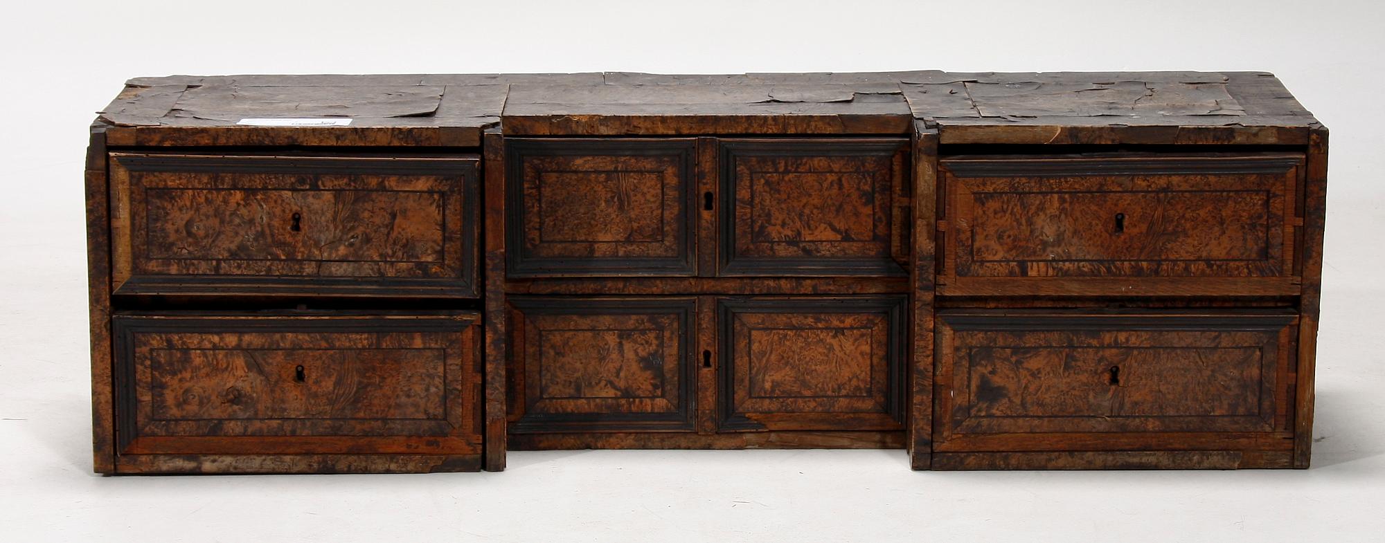 LÅDUPPSATS, barock, 1700-talets första hälft.