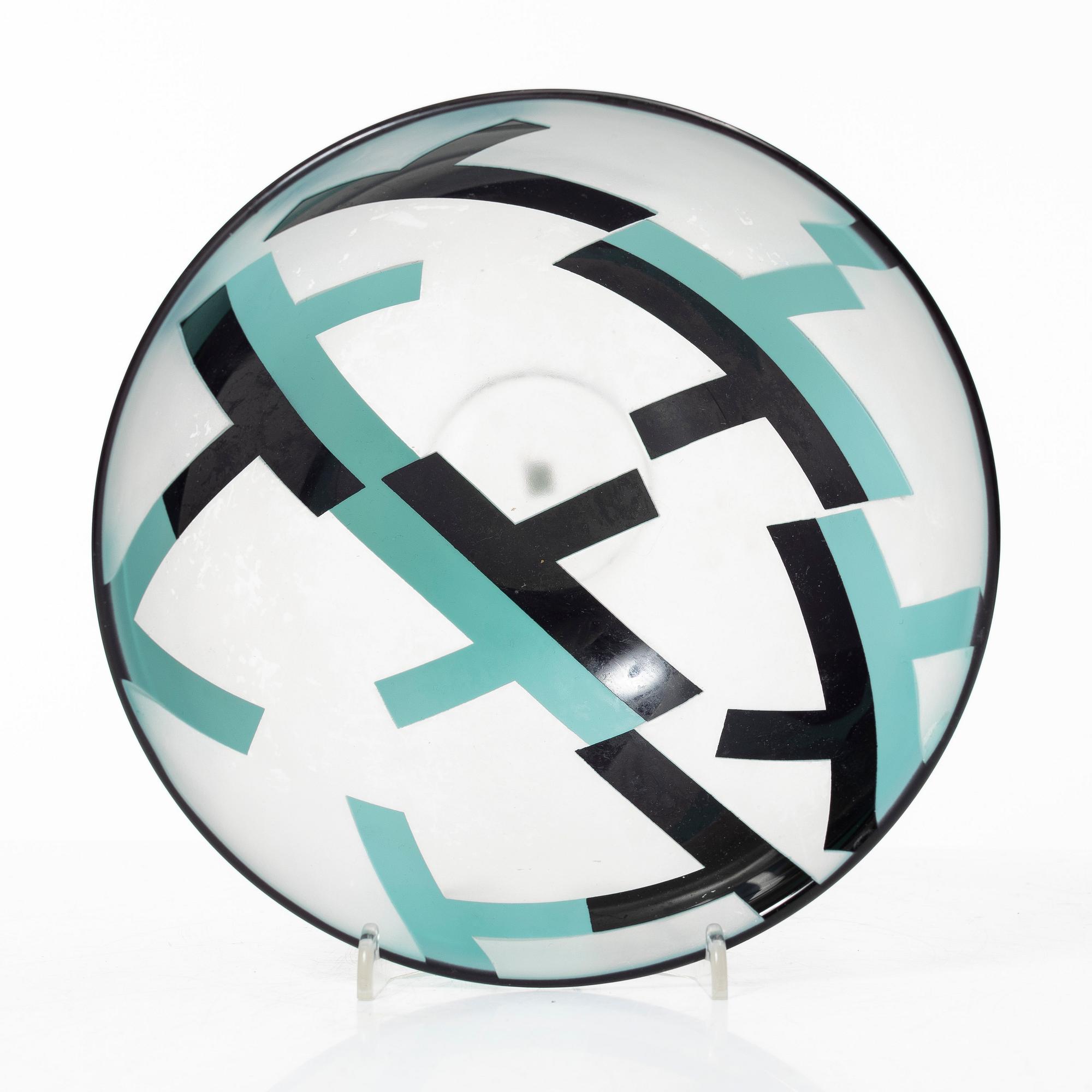 Klas-Göran Tinbäck, skål, egen ateljé, blåst av Wilke Adolfsson, 1995.