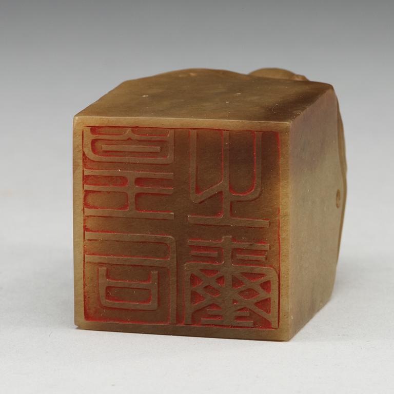 A nephrite seal, presumably late Qing dynasty (1644-1912).