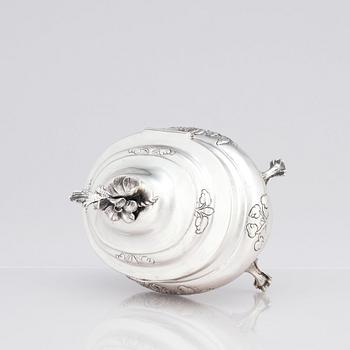 Hans Lundgren, sockerskrin, silver, Stockholm 1770. Rokoko.