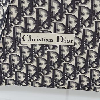 Christian Dior, weekendväska med paraply.