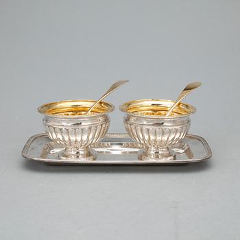 SKÅLAR, silver, Anders Lundqvist, Stockholm, 1831. Totalvikt 414 gram.