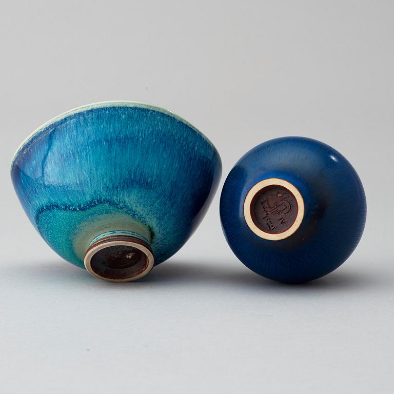 A set of two Berndt Friberg stoneware pieces, Gustavsberg Studio 1972-73.
