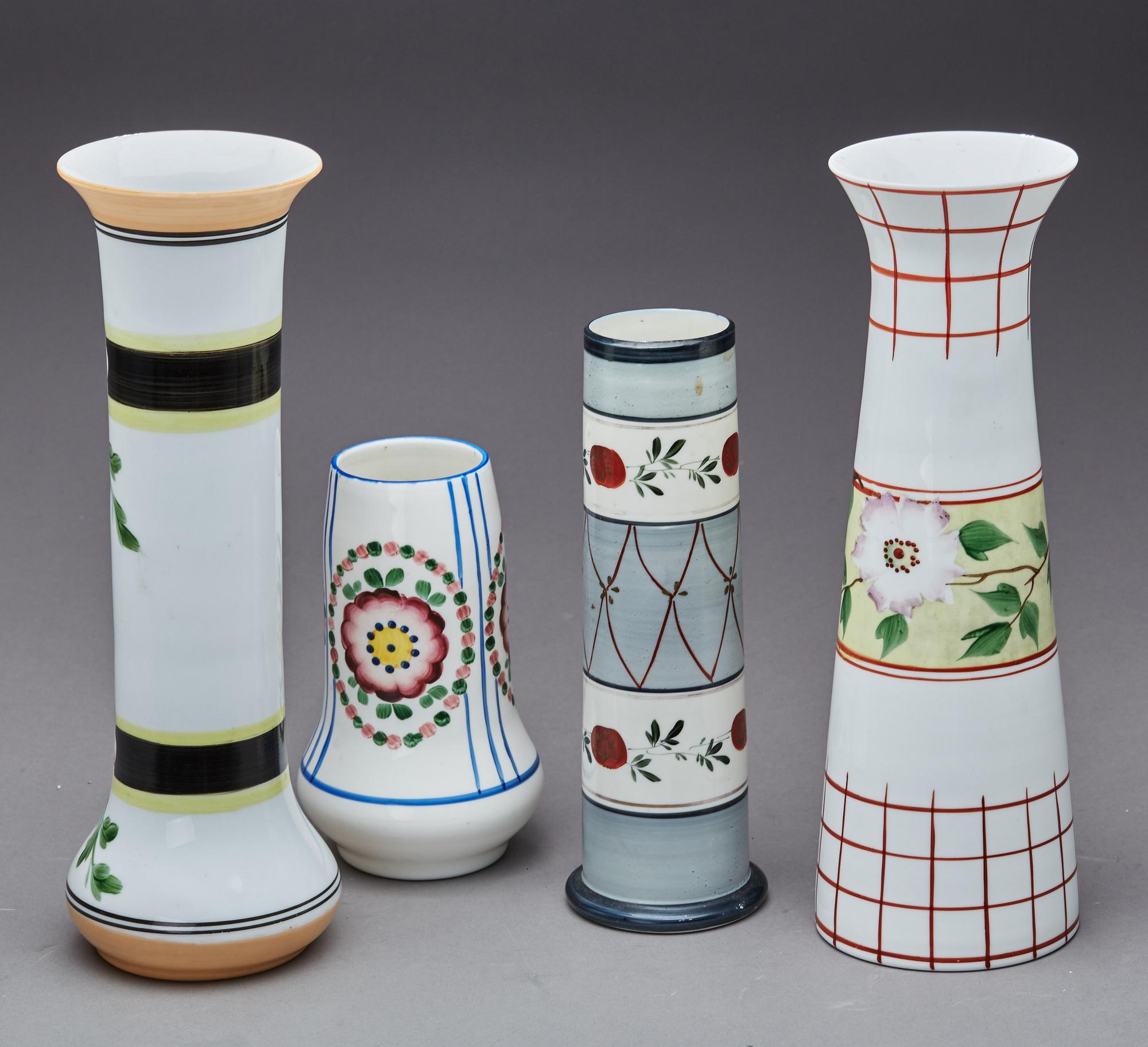 VASER, 4 st, jugend, målat glas.