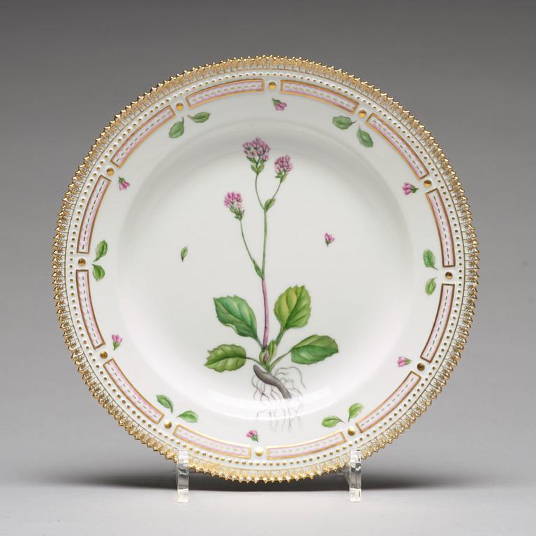 A set of six Royal Copenhagen 'Flora Danica' dishes, Denmark, 20th Century.