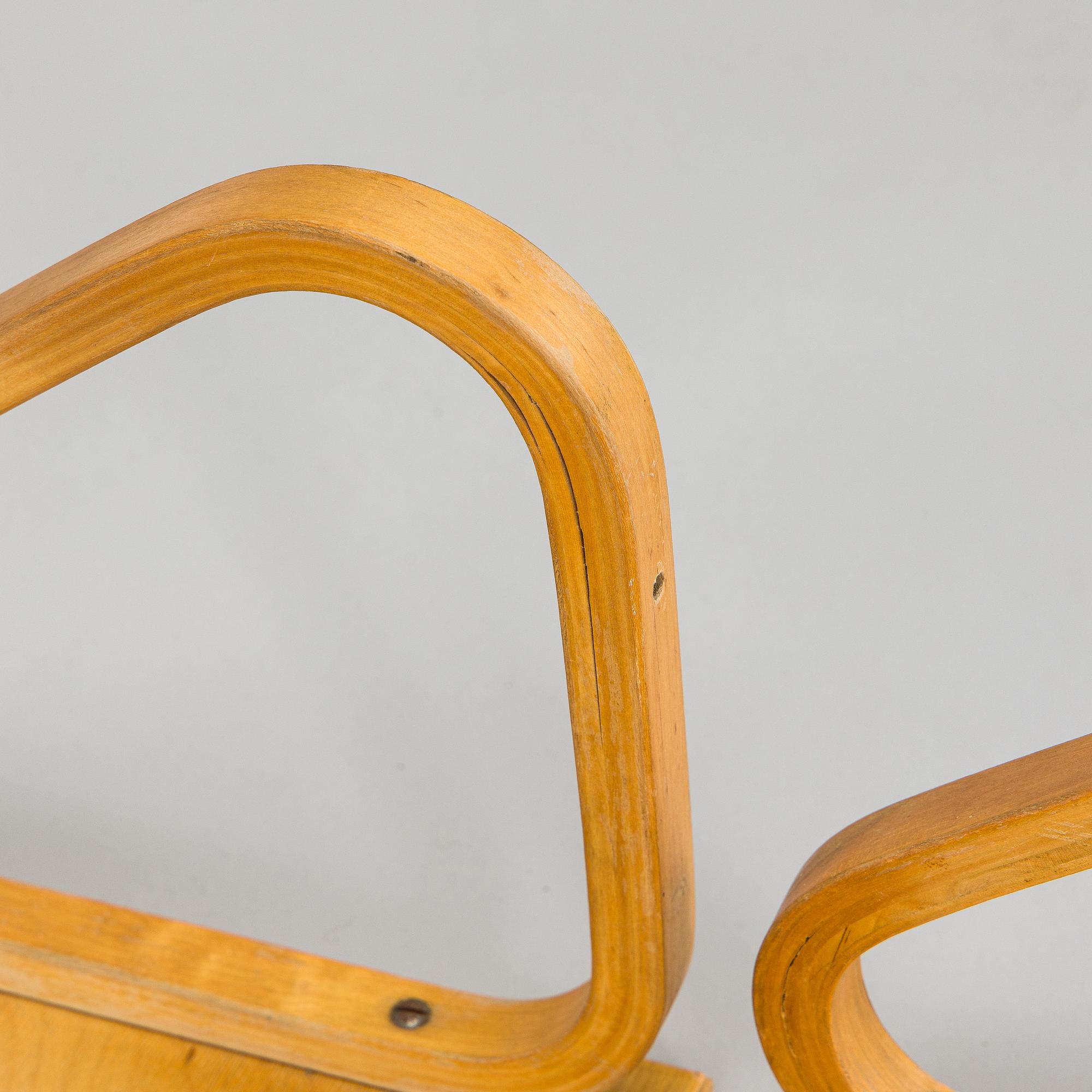 Alvar Aalto, 6 st, modell 112A för O.Y. Huonekalu- ja Rakennustyötehdas A.B. 1900-talets mitt.