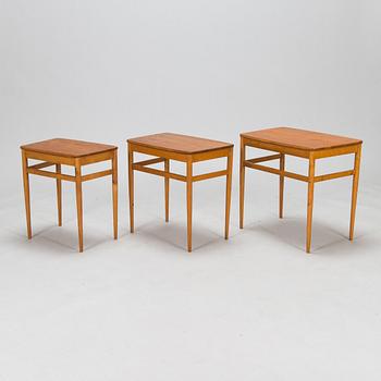 A 3-piece nesting table, mid-20th century.