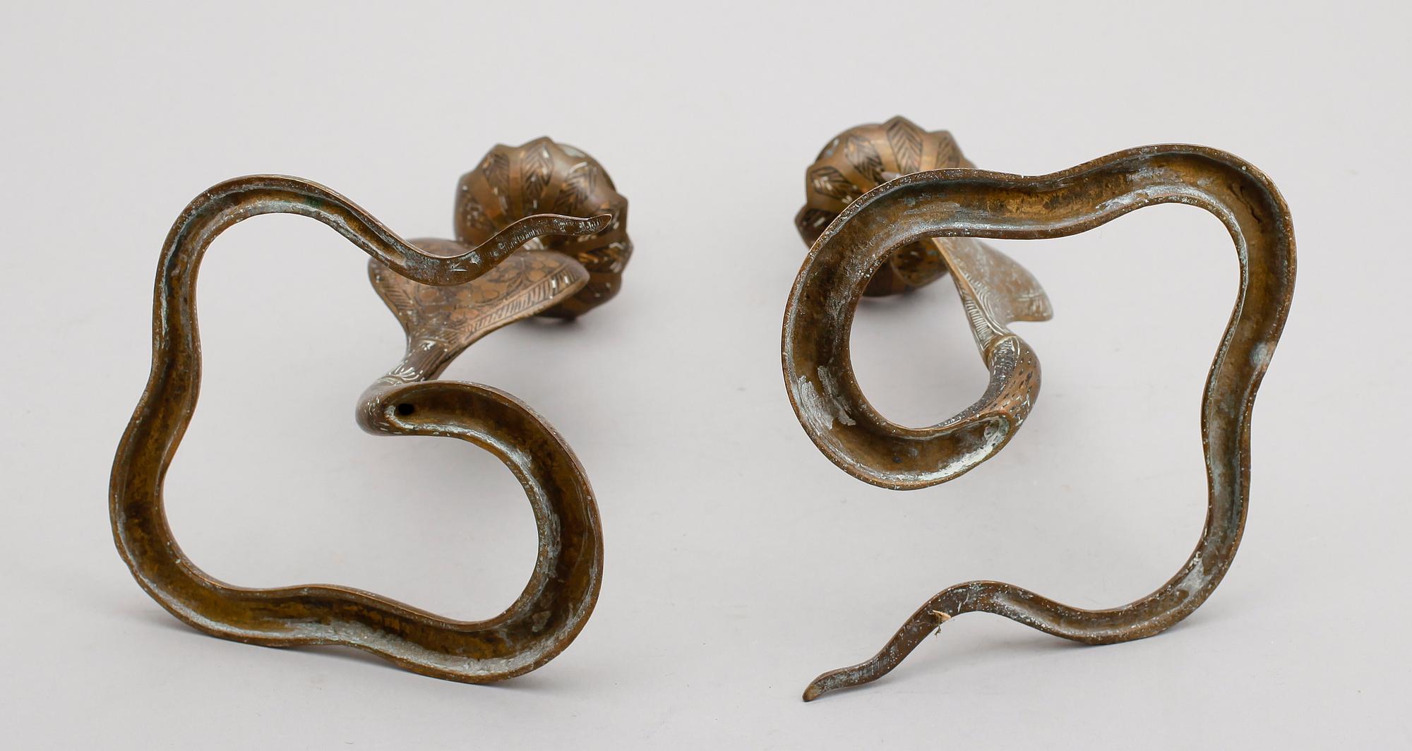 LJUSSTAKAR, 1 par, patinerad mässing, tidigt 1900-tal.