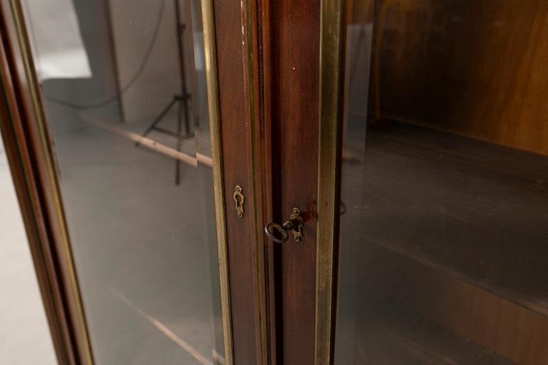 Display cabinet, second half of the 20th century.