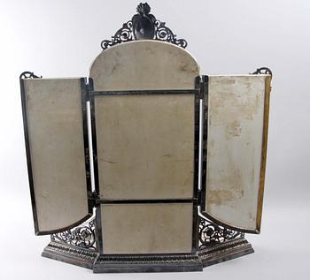 BORDSSPEGEL. WMF, försilvrad, Louis XVI-stil, efter 1909.