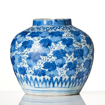 A blue and white jar, Ming dynasty, Wanli (1572-1620).