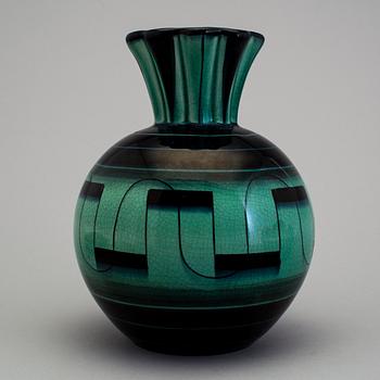 ILSE CLAESSON, "Serie V", skålar 2 st, assietter 7 st, och vas, flintgods. Rörstrand 1930-tal.