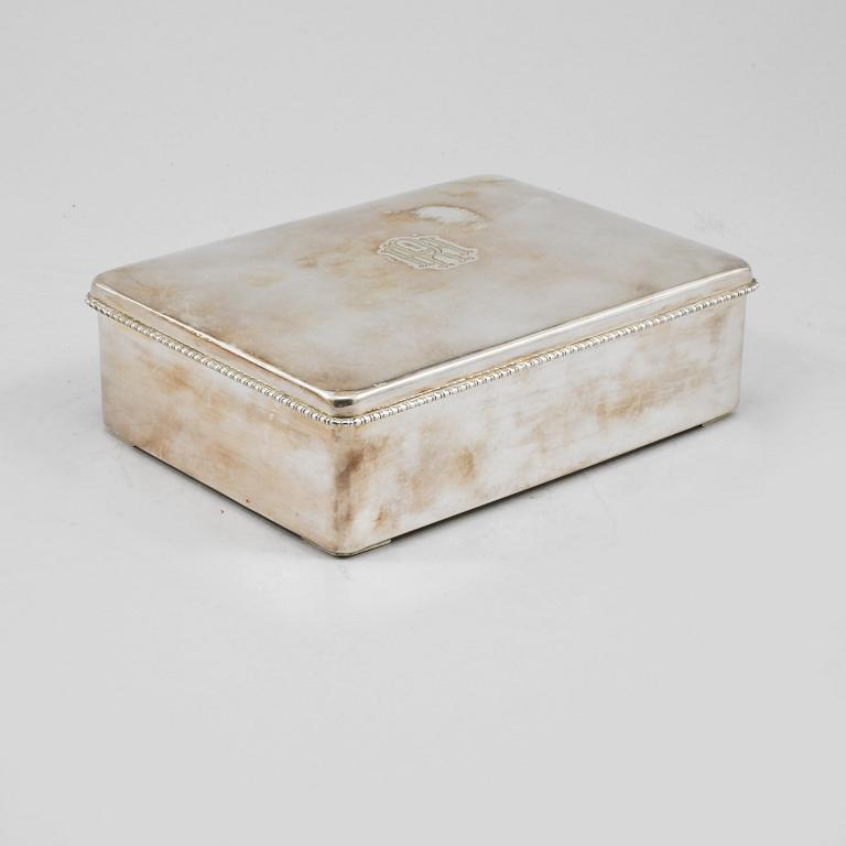 CIGARRSKRIN, silver, C.G Hallberg, Stockholm, 1943.