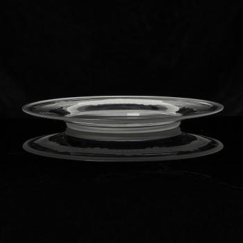 Simon Gate, an engraved glass bowl with plate, Orrefors 1930, model 122.