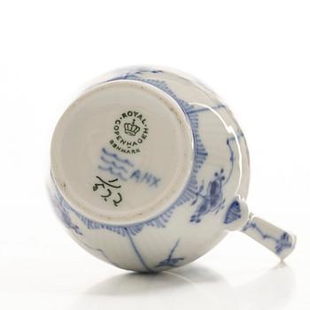 Royal Copenhagen, servis, 37 delar, "Musselmalet Halvblonde".