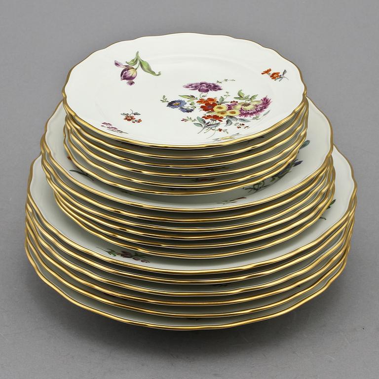 SERVISDELAR, 30 st, porslin, Meissen, 1900-tal.