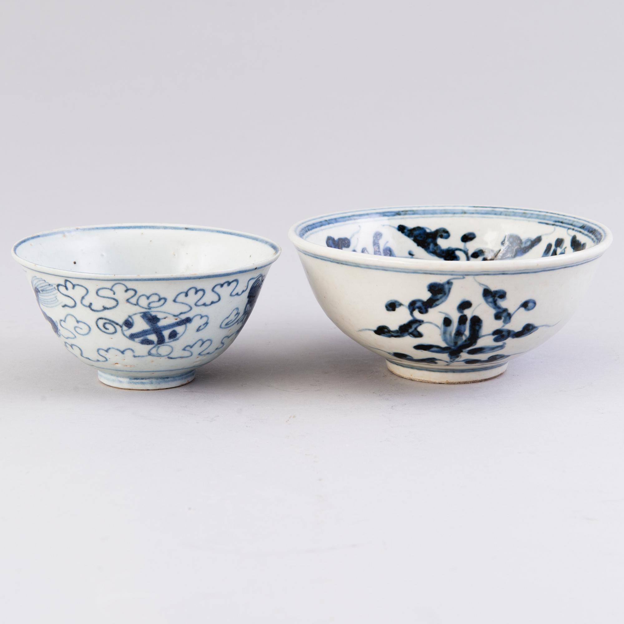 Four pieces of Chinese porcelain, two of which dated to the Ming dynasty (1364-1644).