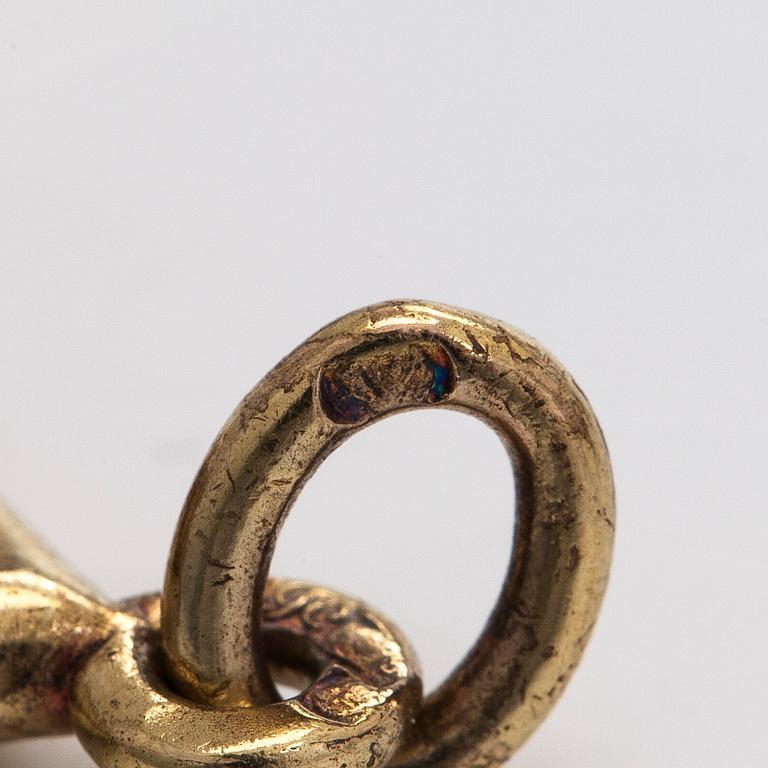 Medaljong, fasettslipad rubin, rosenslipade diamanter, 14K (56) guld, Ryssland 1908-1926.