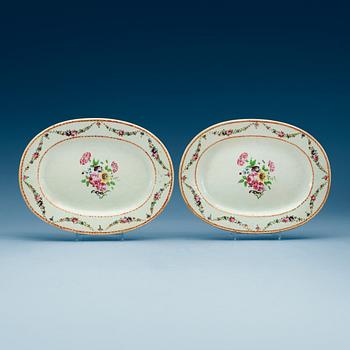 1595. A pair of famille rose dishes, Qing dynasty, Qianlong (1736-95).