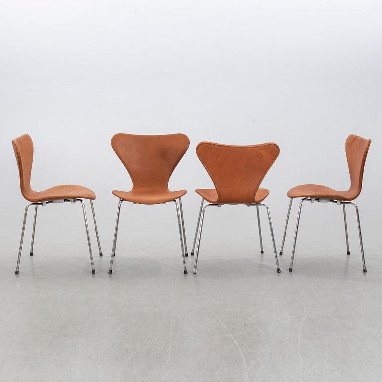 ARNE JACOBSEN, "Sjuan", 4 chairs, Fritz Hansen, Denmark.