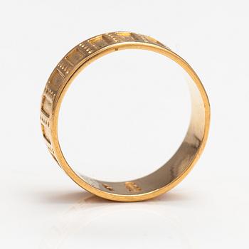 Ring "Metsäpirtti", 18K guld. Kalevala Koru, Helsingfors 1997.