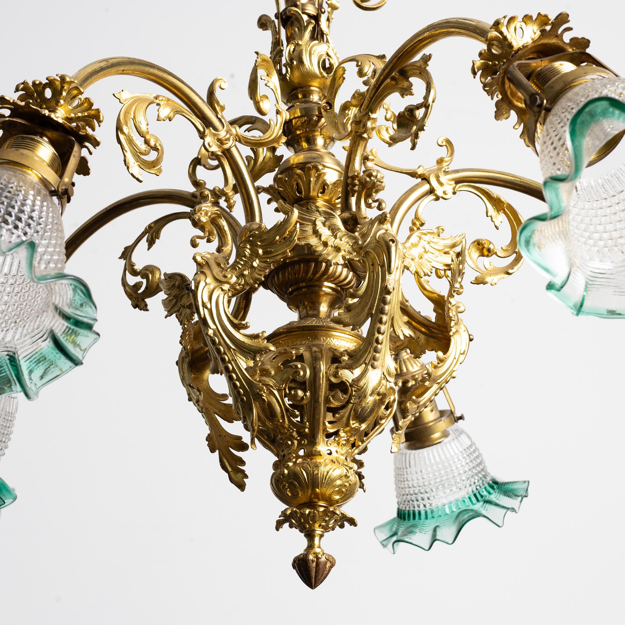 Takkrona, nyrokoko, 1900-talets första hälft.