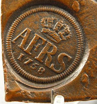 KOPPARMYNT, 1/2 DALER silvermynt, Adolf Fredriks monogram 1758.