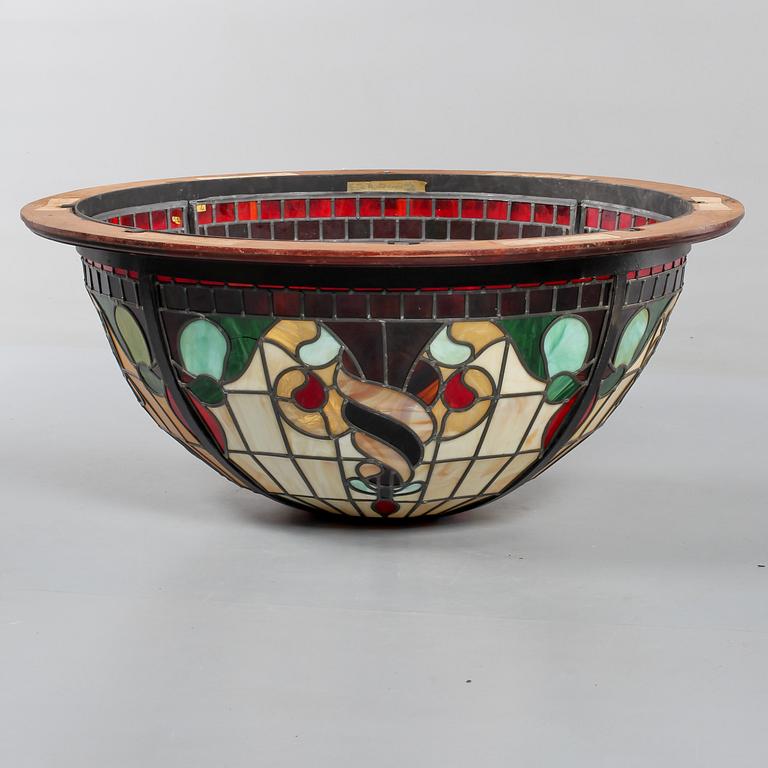 TAKPLAFOND, 1900-talets första hälft. Höjd 48 cm.