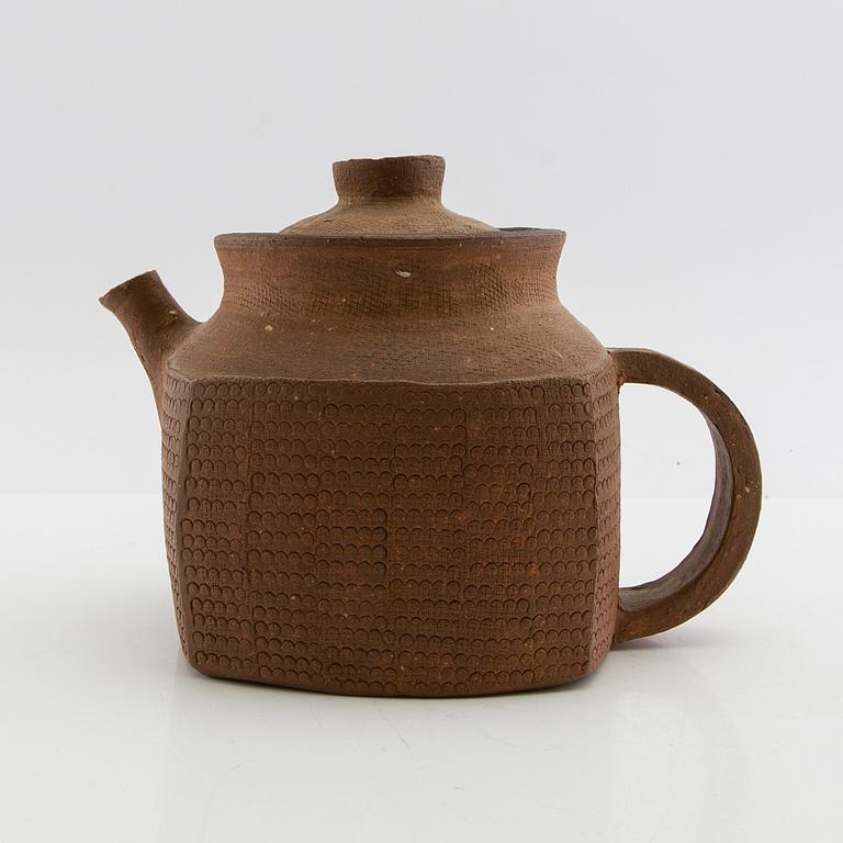 Signe Persson-Melin, teapot, stoneware.