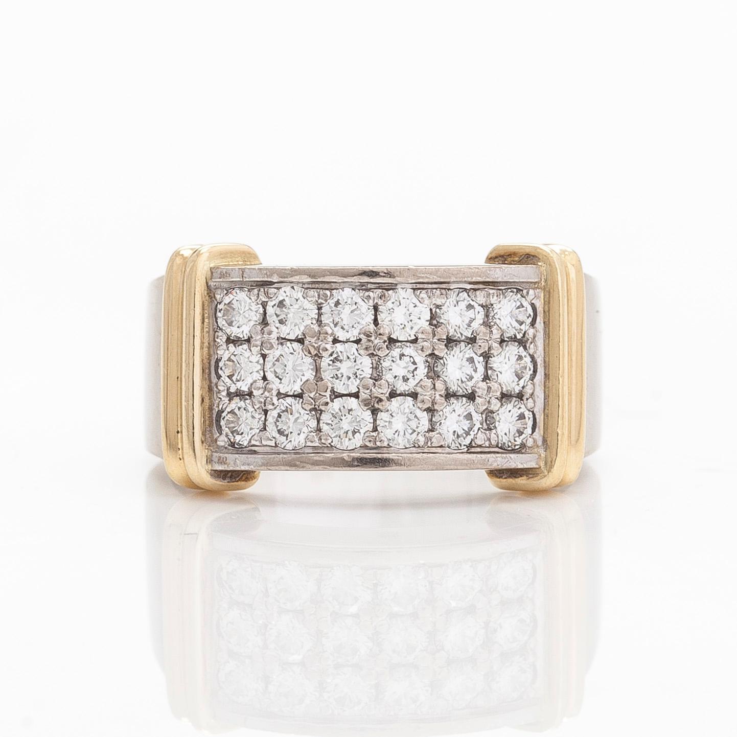 Ring, 14K guld med briljantslipade diamanter totalt ca 0.54 ct. Silván, Helsingfors.