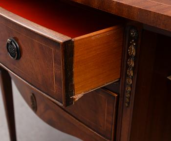 SIDEBOARD, England, 1900-talets andra hälft.