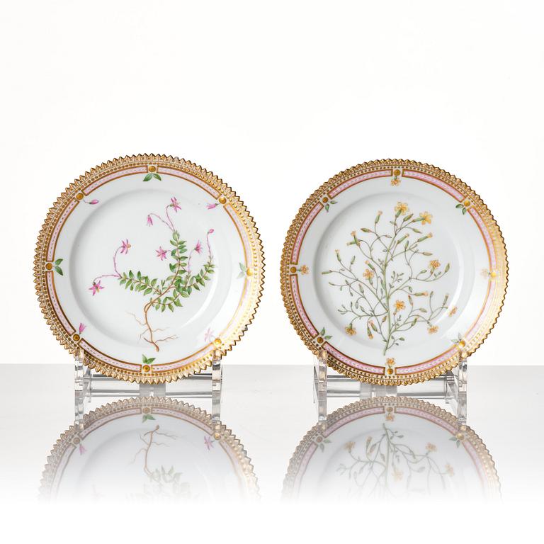 A set of 14 Royal Copenhagen 'Flora Danica' dishes, Denmark, 20th Century.