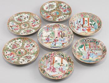 BÄRTALLRIKAR, 7 st, porslin, Kina, 1700/1800-tal.