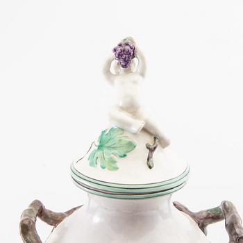 Urna med lock Rokoko-stil Rörstrand 1900-talets första hälft.