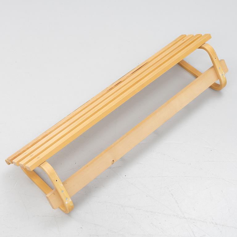 Alvar Aalto, hatthylla, modell 109, Artek, Finland, 1900-talets andra hälft.