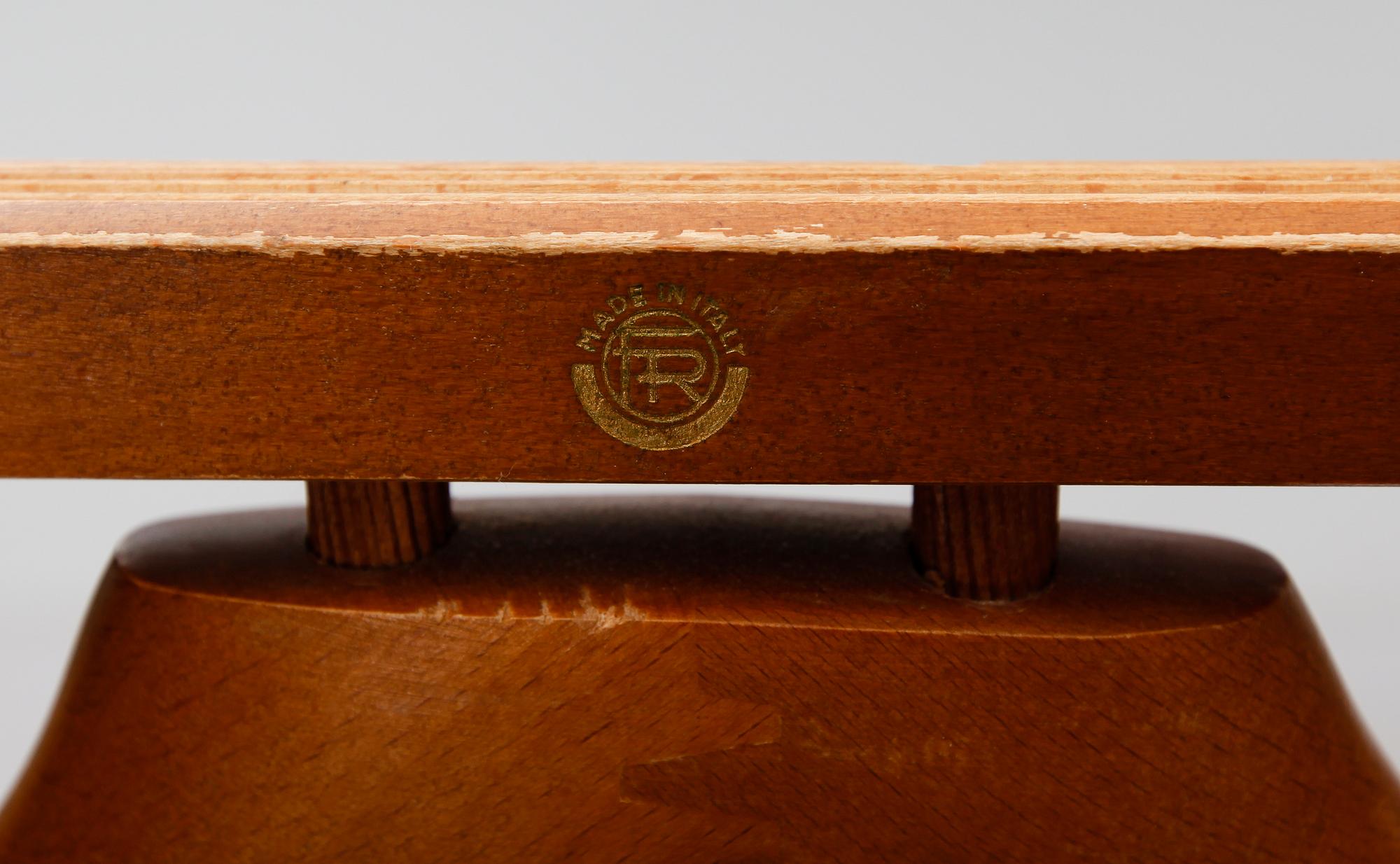 HERRBETJÄNT, Fr, Italien, 1900-talets andra hälft.