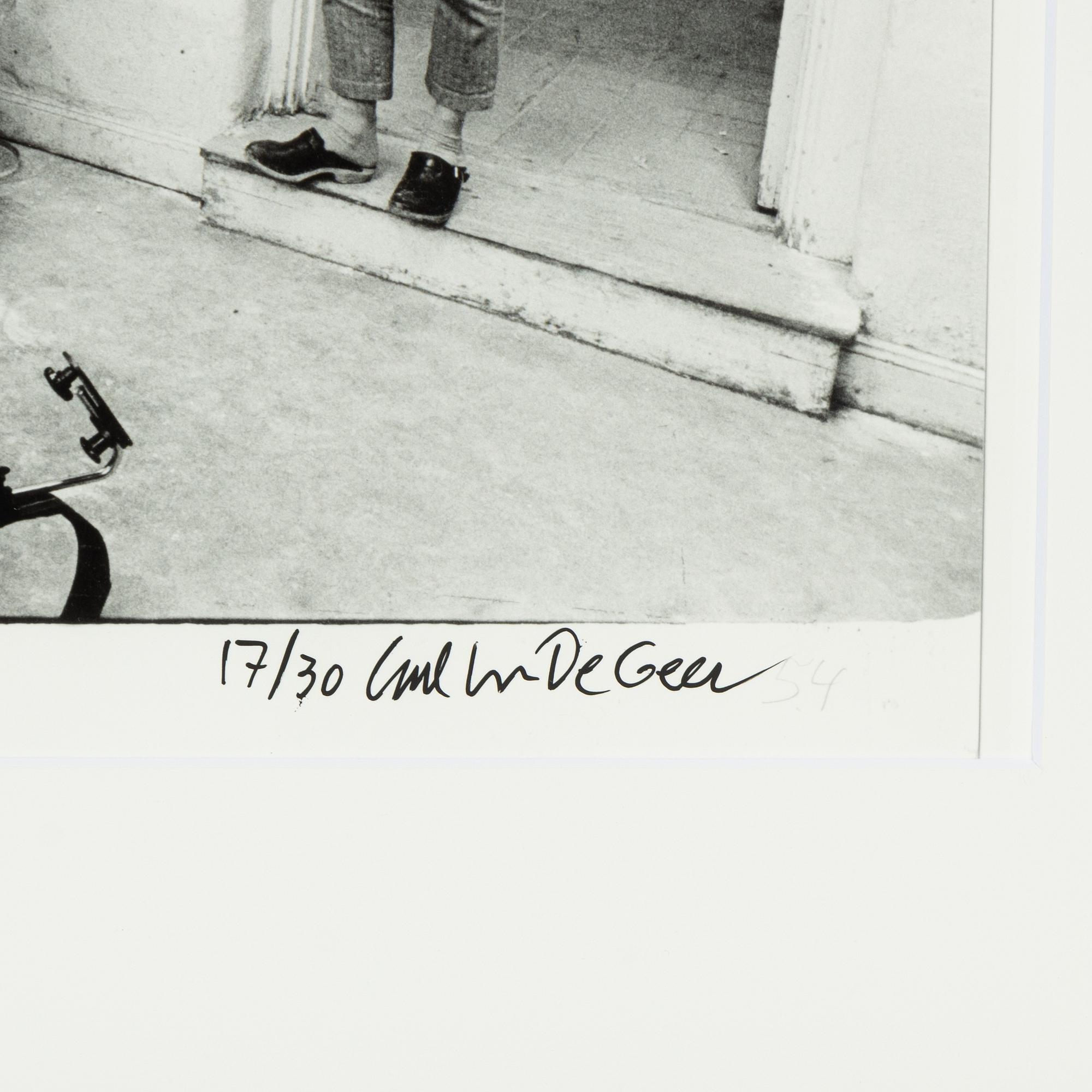 Carl Johan De Geer, fotografi, signerat 17/30.